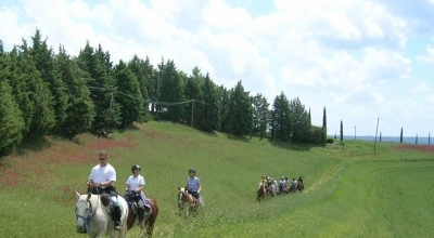 horseback riding trip in Tuscany