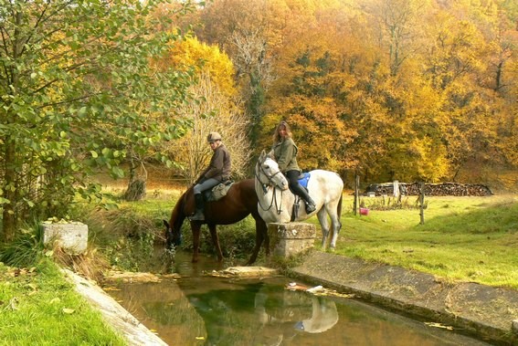 bike riding france dordogne river sarlot